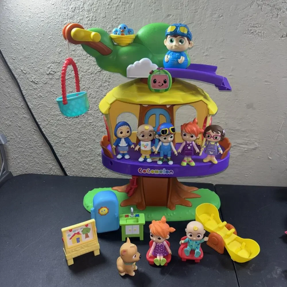 CoComelon Deluxe Clubhouse Songs & Sounds Playset with JJ, Nina Shark, Dog Bingo